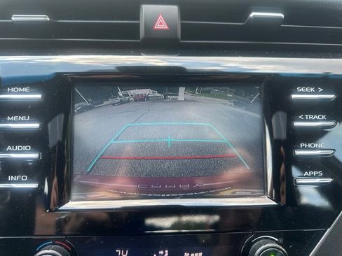 Certified 2018 Toyota Camry SE w/ Moonroof Package FWD image 8