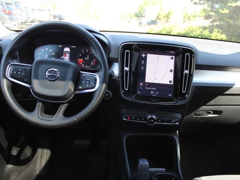Used 2020 Volvo XC40 T5 Momentum w/ Protection Package Premier AWD/4WD image 21