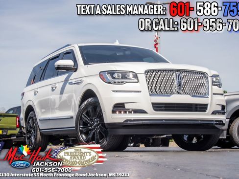 Used 2024 Lincoln Navigator Reserve AWD/4WD image 1