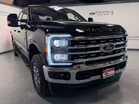 Used 2025 Ford F250 Lariat AWD/4WD image 36
