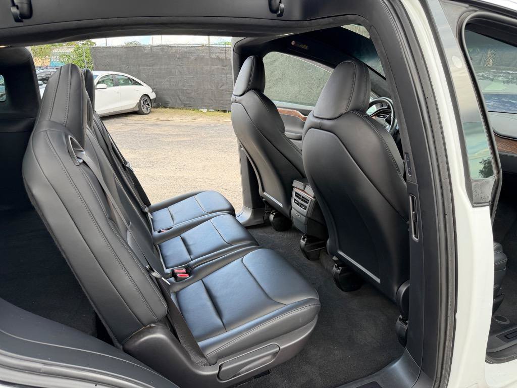 Used 2020 Tesla Model X Long Range AWD/4WD image 18