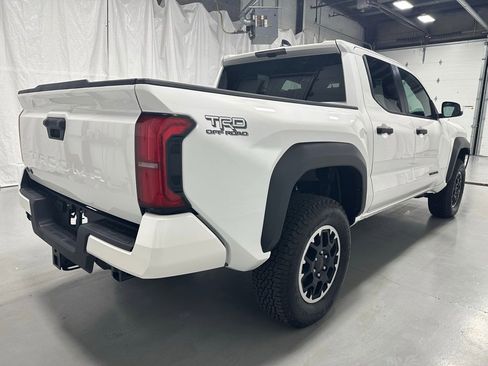 Used 2025 Toyota Tacoma TRD Off-Road image 7