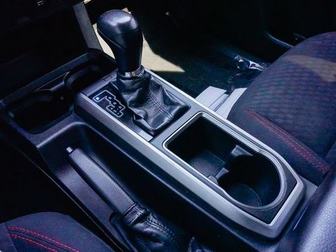 Used 2022 Toyota Tacoma SR5 RWD image 17