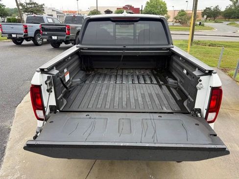 Used 2025 Honda Ridgeline Black Edition image 10