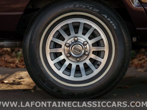 Used 1991 Jeep Grand Wagoneer Base image 15