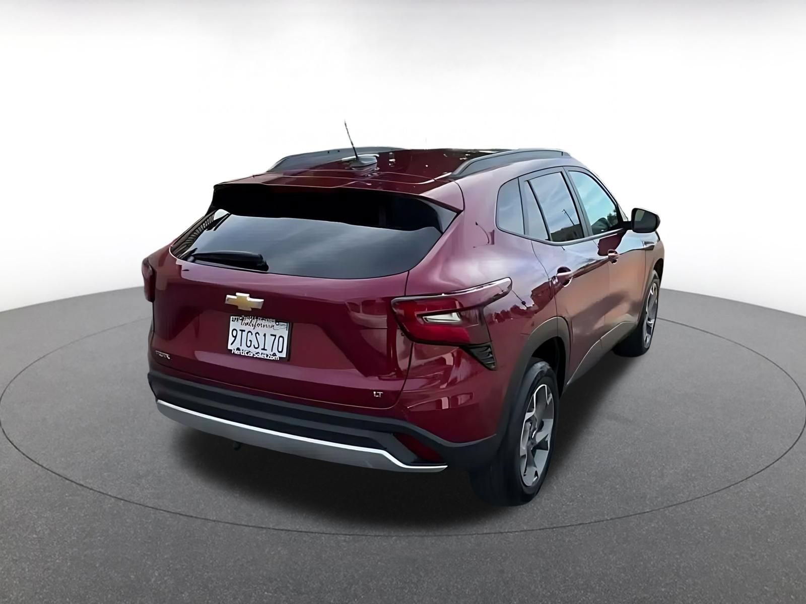Used 2025 Chevrolet Trax LT w/ LT Convenience Package FWD image 13