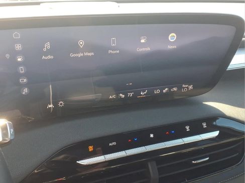 Used 2025 Buick Enclave Preferred FWD image 14