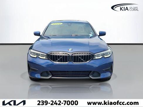 Used 2021 BMW 330i Sedan w/ Convenience Package RWD image 2