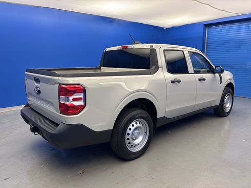 Used 2025 Ford Maverick XL w/ Equipment Group 102A image 7