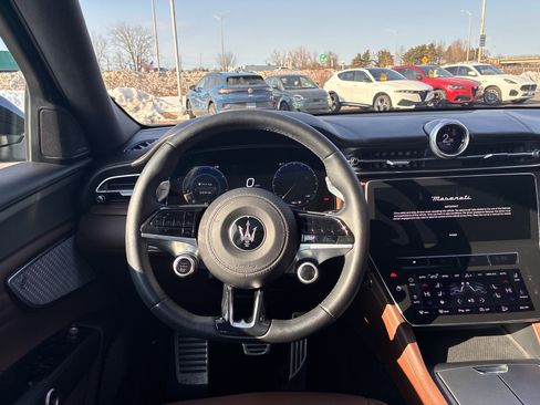 Used 2023 Maserati Grecale GT image 18