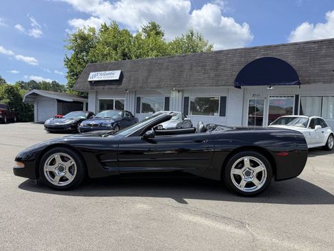 Used 1998 Chevrolet Corvette Convertible RWD image 5