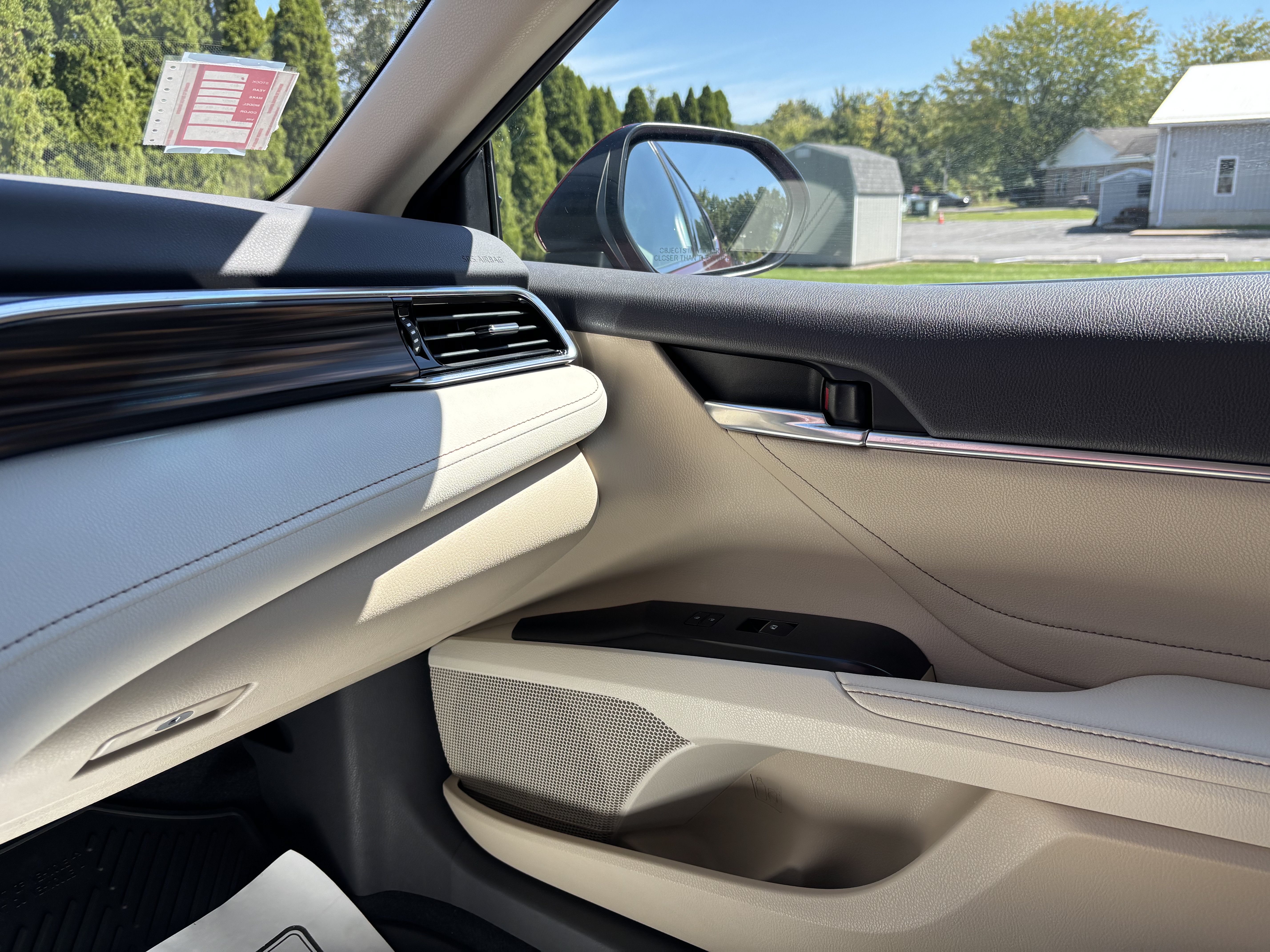 Used 2018 Toyota Camry XLE FWD image 23