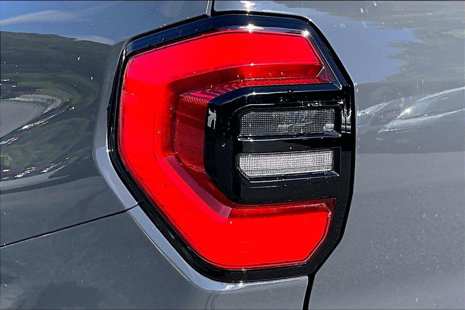Used 2025 Toyota 4Runner Limited AWD/4WD image 31