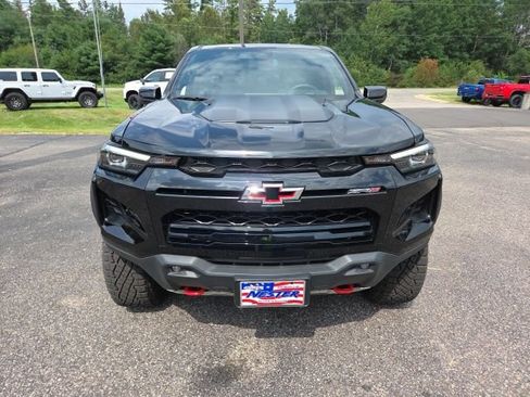 Used 2025 Chevrolet Colorado ZR2 AWD/4WD image 2