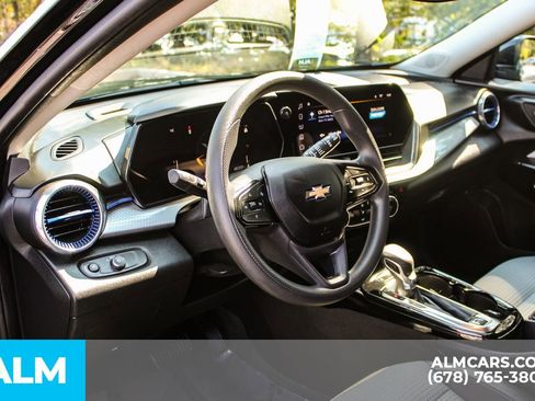 Used 2024 Chevrolet Trax LT image 23