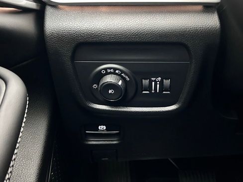 New 2025 Jeep Grand Cherokee Limited image 19