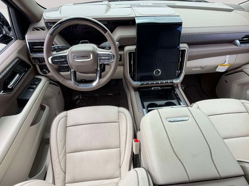 Used 2025 GMC Yukon Denali w/ Advanced Technology Package RWD image 7