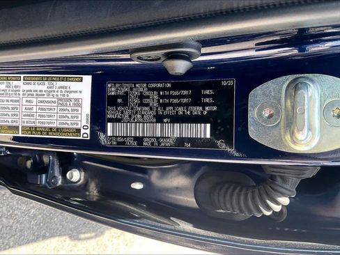 Used 2024 Toyota 4Runner SR5 Premium w/ Moonroof Package RWD image 34