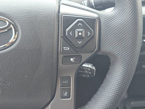 Used 2022 Toyota Tacoma TRD Off-Road w/ Technology Package AWD/4WD image 35