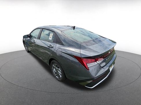 Used 2026 Hyundai Elantra Hybrid FWD image 9