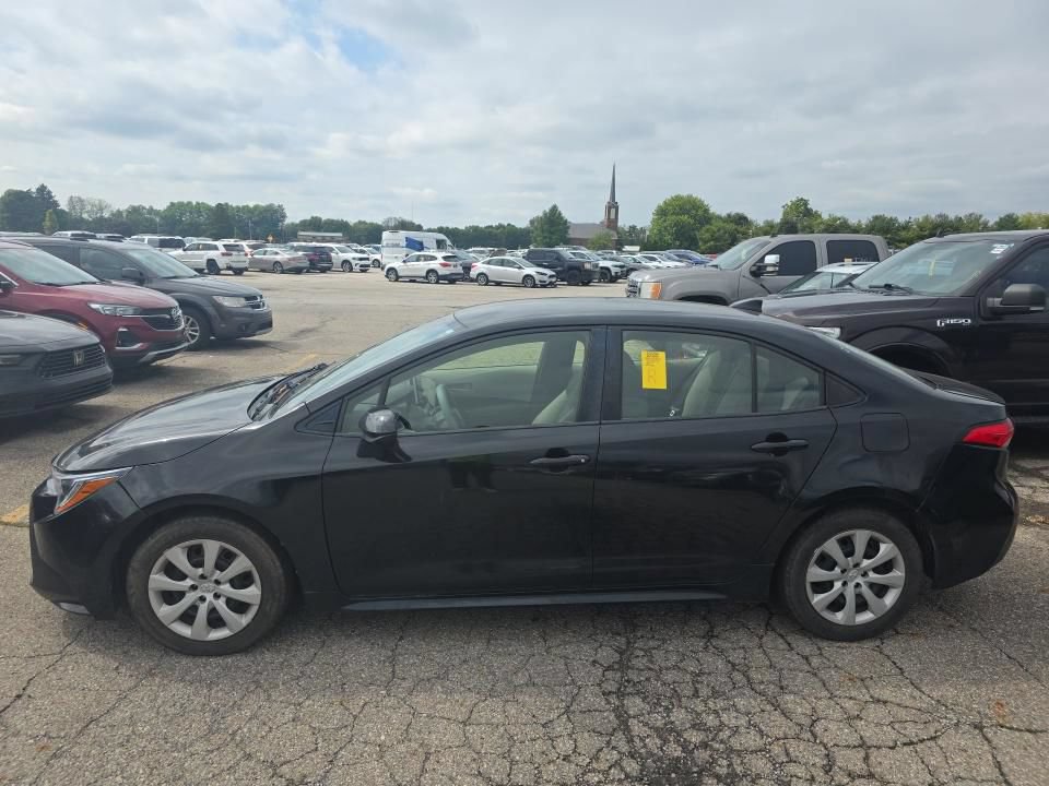 Used 2021 Toyota Corolla LE FWD image 4
