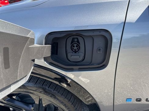 New 2026 Chevrolet Equinox EV RS image 57