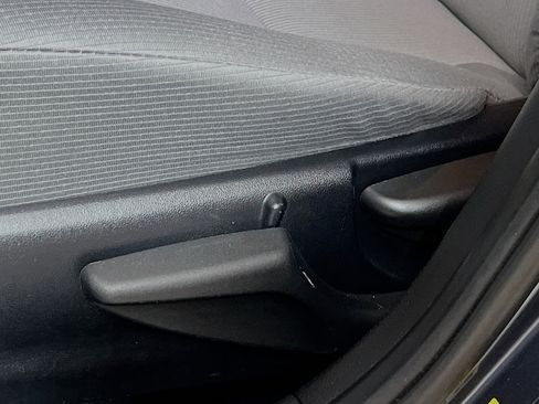 Used 2016 Toyota Corolla L image 16