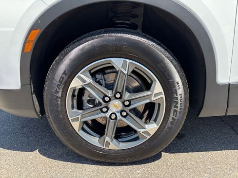 Used 2025 Chevrolet Blazer LT FWD image 31