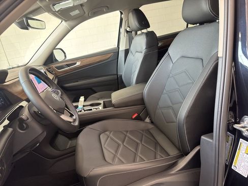 New 2026 Volkswagen Atlas SE image 10