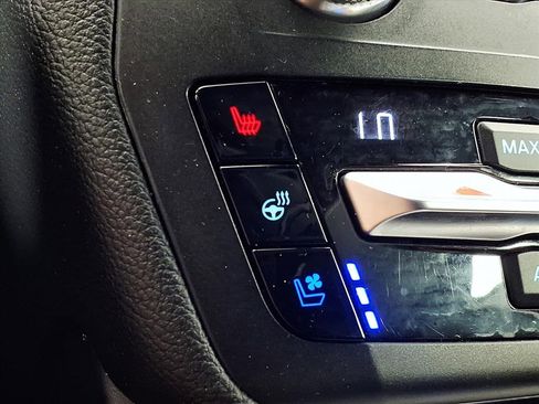 Used 2020 Ford Explorer Limited image 16