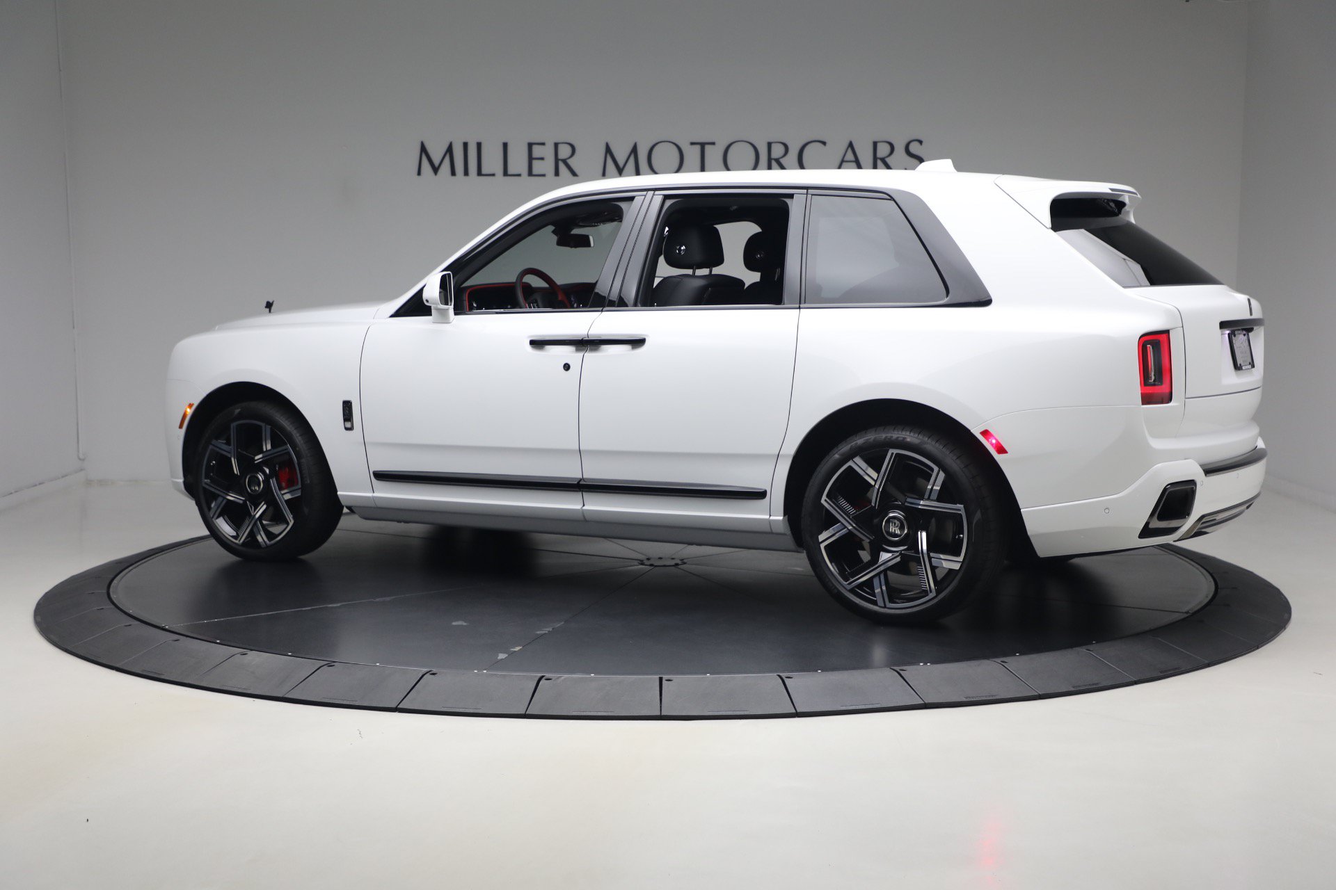 New 2027 Rolls-Royce Cullinan Black Badge AWD/4WD image 6