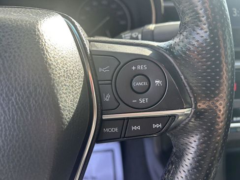 Used 2022 Toyota Avalon XSE image 22