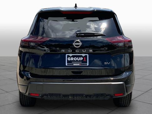 Used 2024 Nissan Rogue SV FWD image 5