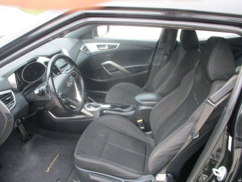 Used 2017 Hyundai Veloster Value Edition FWD image 15