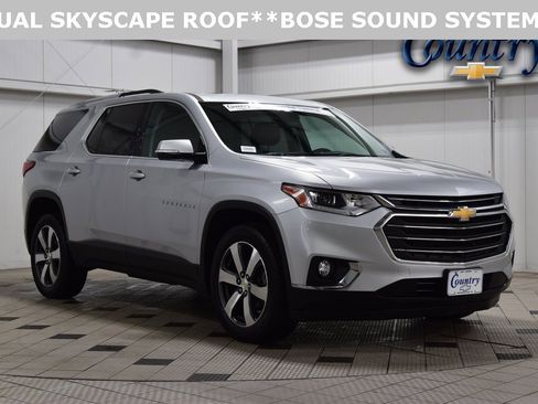 Used 2018 Chevrolet Traverse LT image 1