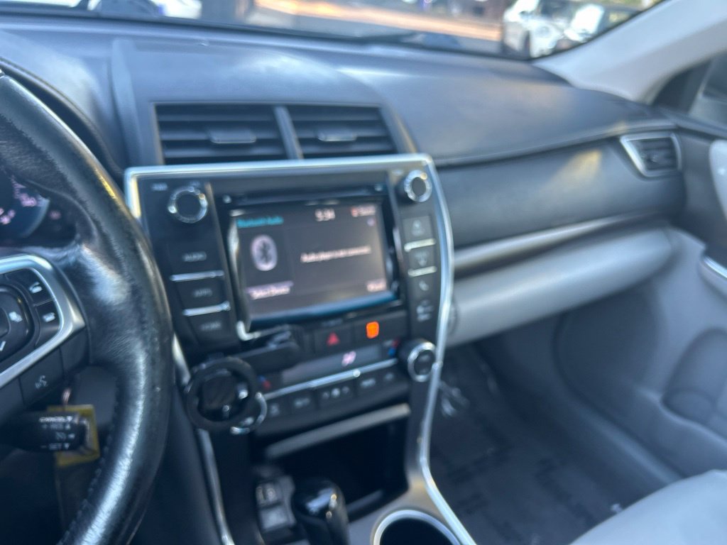 Used 2017 Toyota Camry XLE FWD image 29