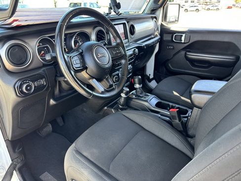 Used 2020 Jeep Wrangler Sport AWD/4WD image 19