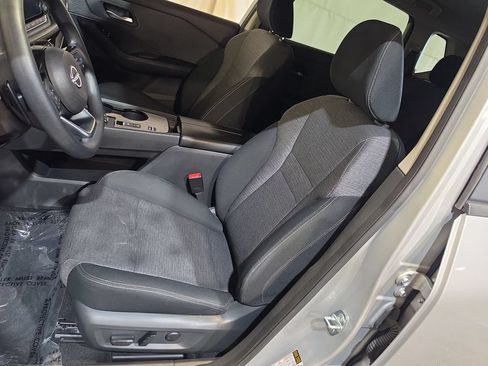 Used 2023 Nissan Rogue SV FWD image 13