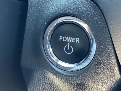 Used 2025 Toyota RAV4 XLE image 33