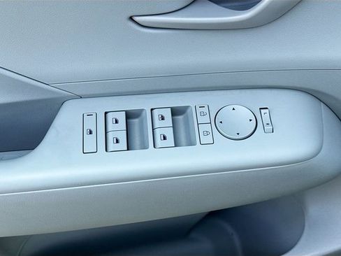 Certified 2026 Hyundai Kona SE image 17