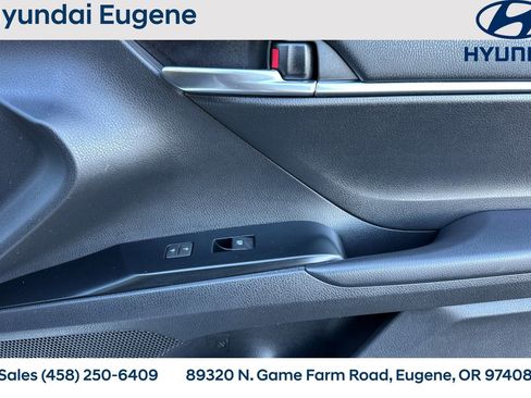 Used 2019 Toyota Camry LE image 20