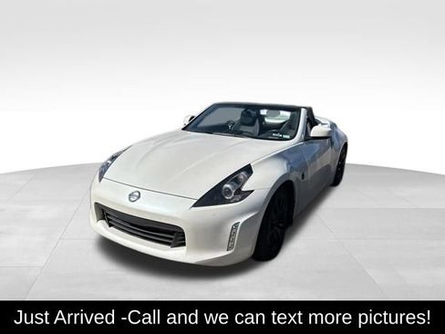 Used 2019 Nissan 370Z Touring image 1