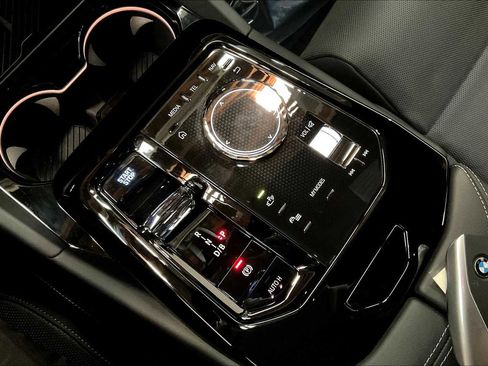 Used 2025 BMW i5 xDrive40 w/ Executive Package image 39