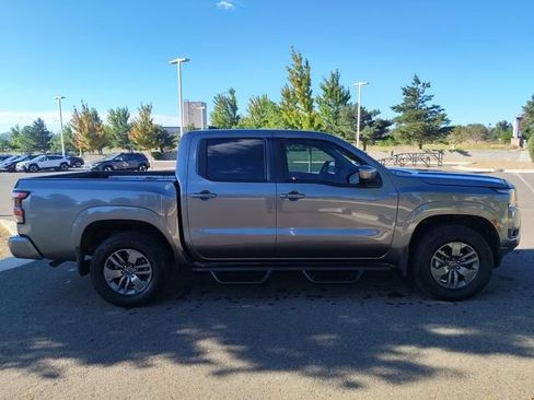Used 2025 Nissan Frontier SV w/ SV Convenience Package AWD/4WD image 2
