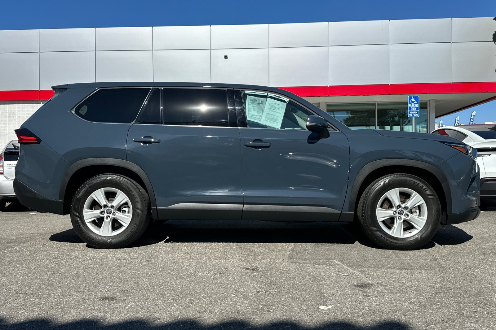 Certified 2025 Toyota Grand Highlander FWD image 3