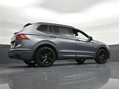 Used 2023 Volkswagen Tiguan SE R-Line FWD image 30
