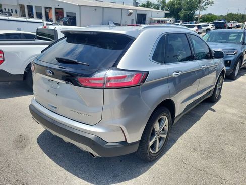 Used 2019 Ford Edge Titanium FWD image 5