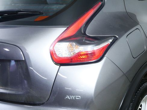 Used 2015 Nissan Juke S image 17