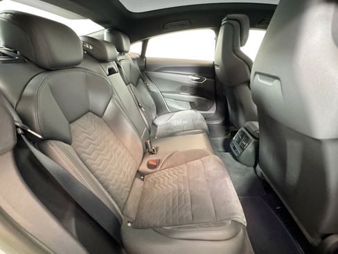 Used 2022 Audi e-tron GT Premium Plus image 25