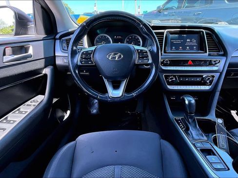 Used 2018 Hyundai Sonata SEL w/ Tech Package 02 FWD image 11
